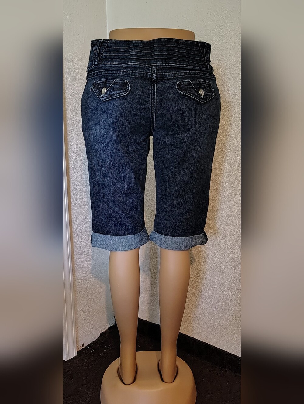 A La Bonita Capri Jeans
